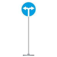 Знак дорожный "Движение направо или налево" 4.1.6 типоразмер 40 на стойке с основанием 3кг - «globural.ru» - Чайковский