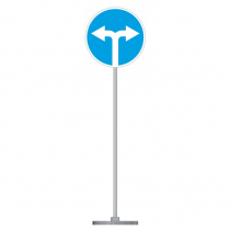 Знак дорожный "Движение направо или налево" 4.1.6 типоразмер 40 на стойке с основанием 3кг - «globural.ru» - Чайковский